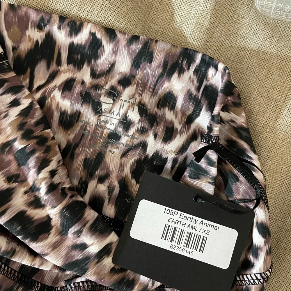 DYI Womens workout leggings. Earthy Animal Print. Black Tan. Size XS. NWT